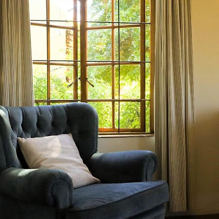 Zebra Cottage And Lodge สเตลเลนบอช ภายนอก รูปภาพ