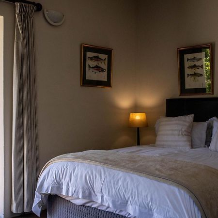 Zebra Cottage And Lodge สเตลเลนบอช ภายนอก รูปภาพ