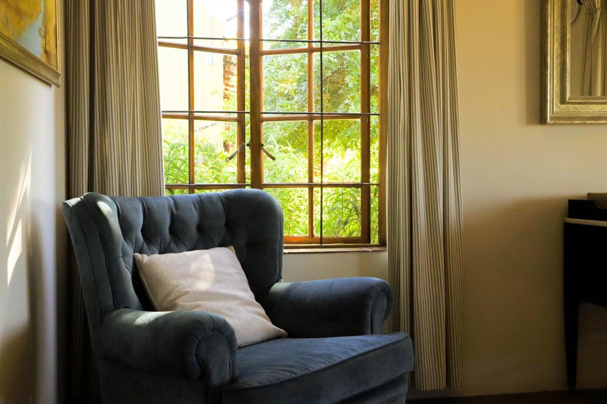 Zebra Cottage And Lodge สเตลเลนบอช ภายนอก รูปภาพ