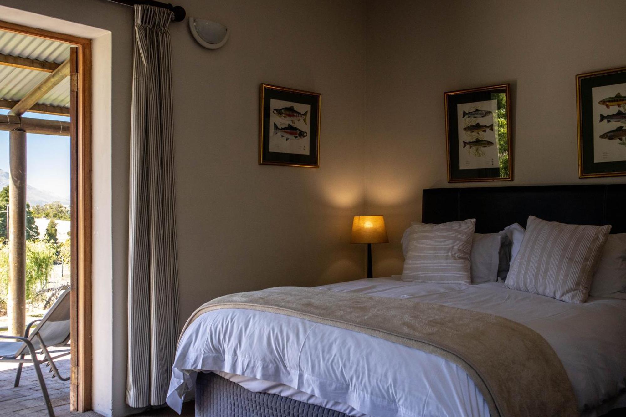 Zebra Cottage And Lodge สเตลเลนบอช ภายนอก รูปภาพ